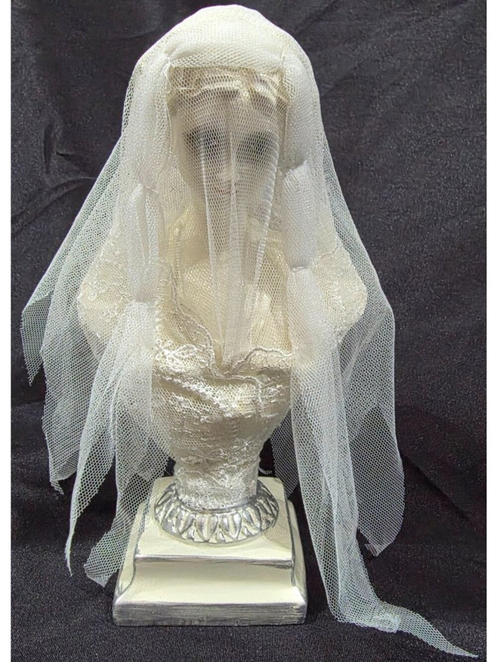Ashland Halloween Haunted Forest VEILED GHOST BRIDE spooky statue bust figure